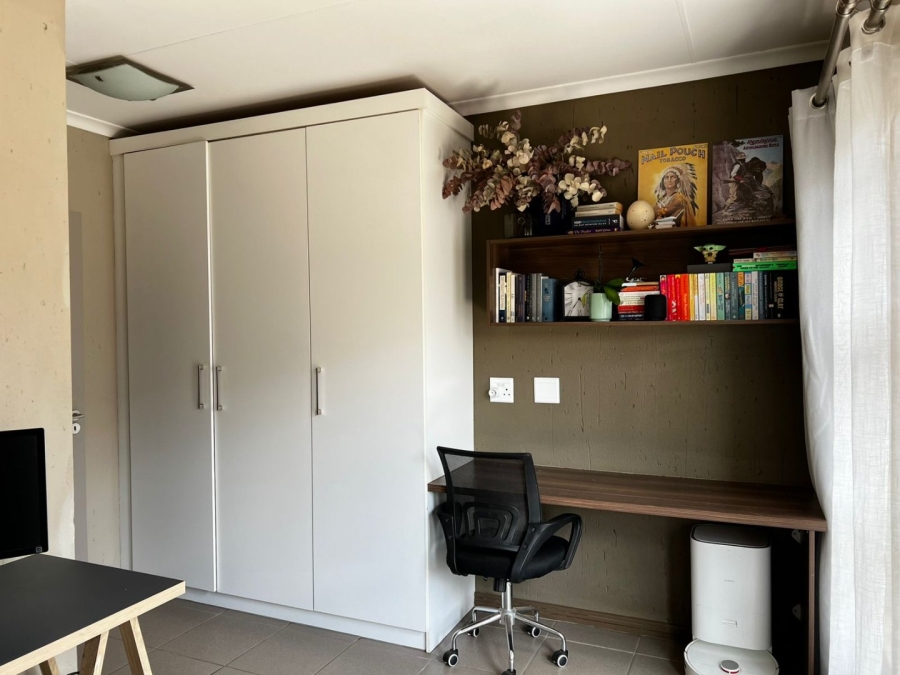 2 Bedroom Property for Sale in Van Der Hoff Park North West